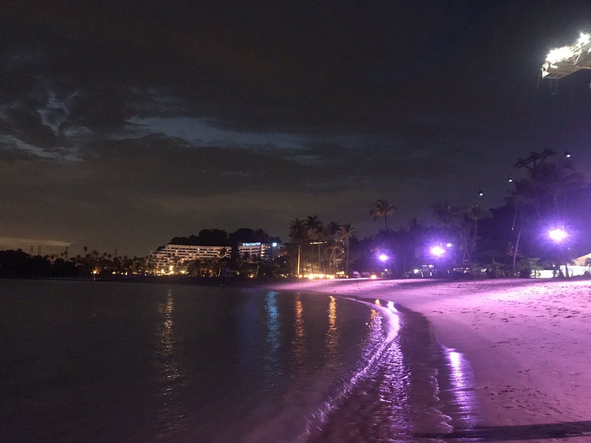 angexy's tweet photo. It‘s always crowded on the surface, but it remains calm in the deep.

You know where you should go.

The previous 26 years doesn’t count a thing, let’s start it all over again.
#sea,#Sentosa,#Singapore,#beach,#dawn,#restart,#newbeginning https://t.co/Hru3hUR10C