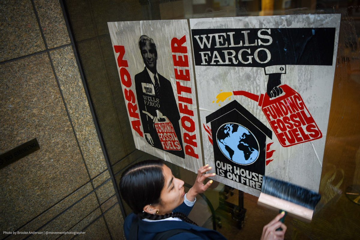 oil_action's tweet photo. Wall Street banks like @WellsFargo keep lending billions to the #FossilFuel industry. We say NOT ONE PENNY MORE. 

We have shut down their world headquarters in #SanFrancisco
the day before their shareholder meeting. #ClimateActionNow -
not excuses.

Pics by @movementphotog https://t.co/3xT1NiN7ss