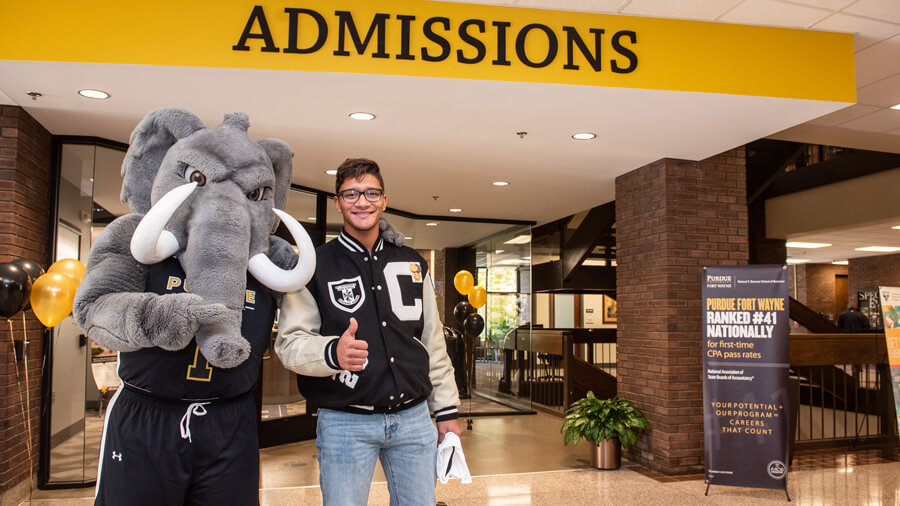futuremastodon's tweet photo. We may not have a blue checkmark, but we are in fact, the official account of PFW Admissions🐘
.
Contact our office for all your admissions needs at:
📧 ask@pfw.edu  
📞 260-481-6812 
.
 #Dons #FutureDons #PFWAdmissions https://t.co/erUWEqGHeX