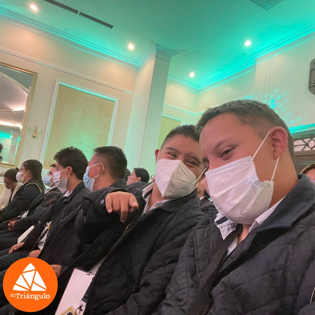 ElTrianguloEc's tweet photo. 📅 Alumnos Trabajadores de Fundación El Triángulo junto a Banco Pichincha participaron del evento Diversidad en Ecuador 👍

#FundaciónElTriángulo #ElTriangulo #BancoPichincha https://t.co/MyHPzw8Ilu