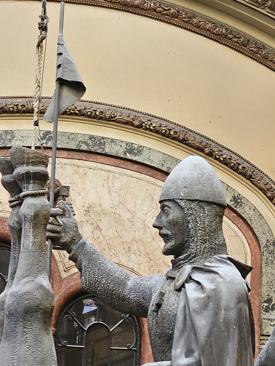 caledonian83's tweet photo. Dobrý den, Praha! https://t.co/yHnQSjGFyK
