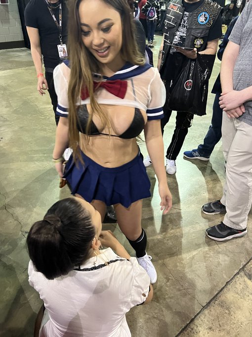 1 pic. Me worshipping @kazumisworld  bcus she’s so true and beautiful. She’s made waves in this industry
