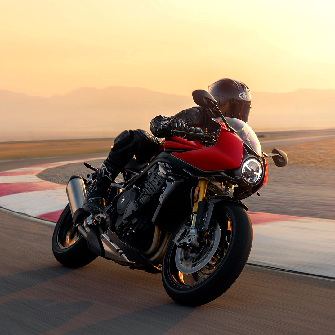 BMMuseum's tweet photo. This weekend, we've got two great events lined up! ✌️
 
Enjoy a lively talk with @UKTriumph as they discuss the company's history at #AnEveningWithTriumph

See a stunning range of display cars and mix with fellow BMW fans at #UltimateBMWMeet.

#BookNow: https://t.co/R5qDxh5S1C https://t.co/4JJfU2GJoc