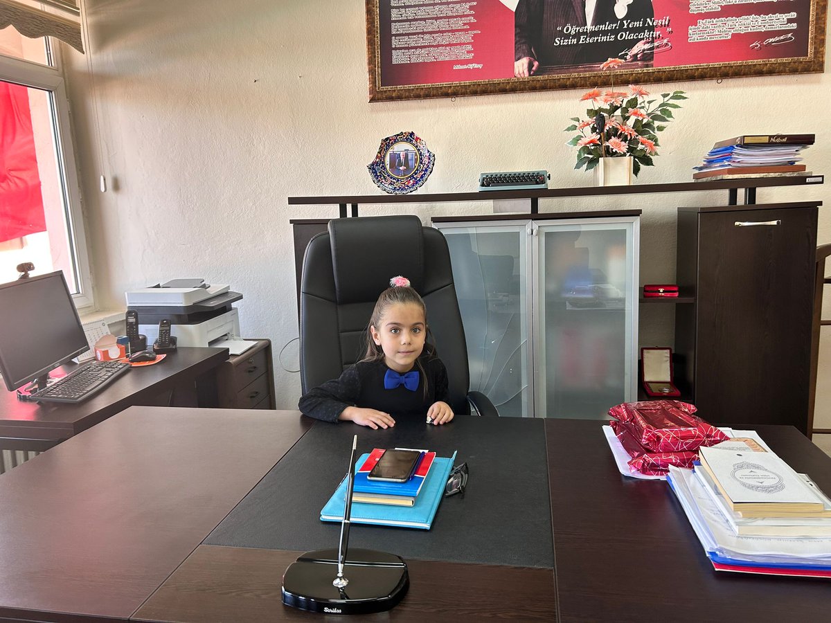 23 Nisan Ulusal Eğemenlik ve Çocuk Bayramı nedeniyle,İlçe Milli Eğitim Müdürlüğümüzü ziyaret eden sevgili çocuklarımızı makamımızda  ağırlayarak,bizden isteklerini aldık kendilerine ve okul müdürlerine teşekkür ediyorum, Başarılar dilerim. 
#23NisanKutluOlsun 
<a href="/KigiKaymakam/">T.C. Kiğı Kaymakamlığı</a>