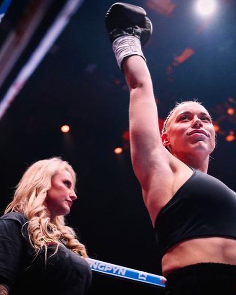 Blonde Bomber 🥊💁🏼‍♀️ tweet media