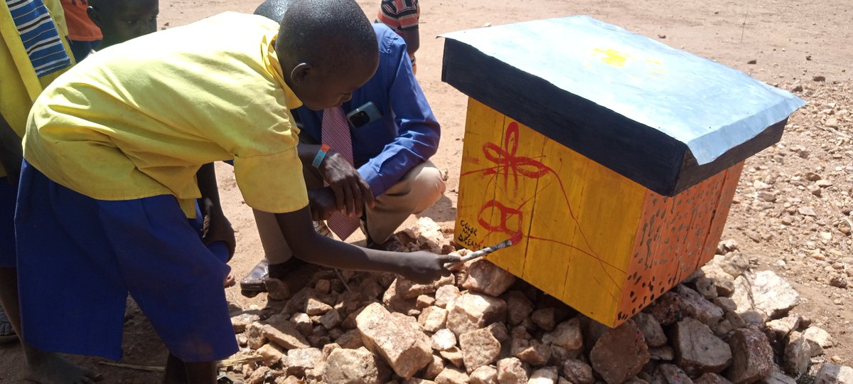 CMD_Africa1's tweet photo. Together, we read, sang, danced, played a few games, and later painted and installed this colorful #littletreelibrary.
Attracting more children to attend class is what we live for...
@Pollinationproj
#LibraryManyatta
#EducationForAll https://t.co/tbyOUCTGTE
