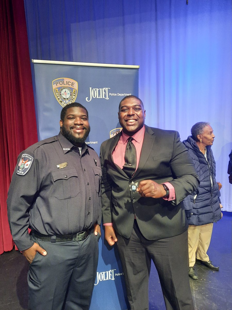 CoachPoort's tweet photo. It was a great morning getting to see @JTHS_204 alum and former @jtwestfootball player @Meeks_ThaDAD join @JolietPolice. Also ran into another former player and current police officer Robert Ford. https://t.co/s1g2WN5kSn