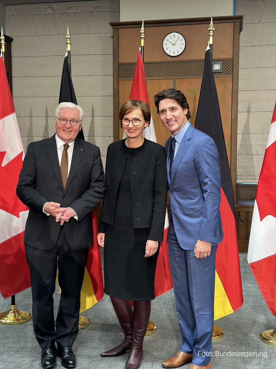 Als liberale Demokratien stehen Deutschland und #Kanada zusammen, um gemeinsam die großen Herausforderungen unserer Zeit zu bewältigen. 🇩🇪🇨🇦 Mit BPräs. Steinmeier besuche ich in dieser Woche Ottawa, Vancouver und die Arktis für Gespräche über Zukunftsenergien und Klimaschutz.
