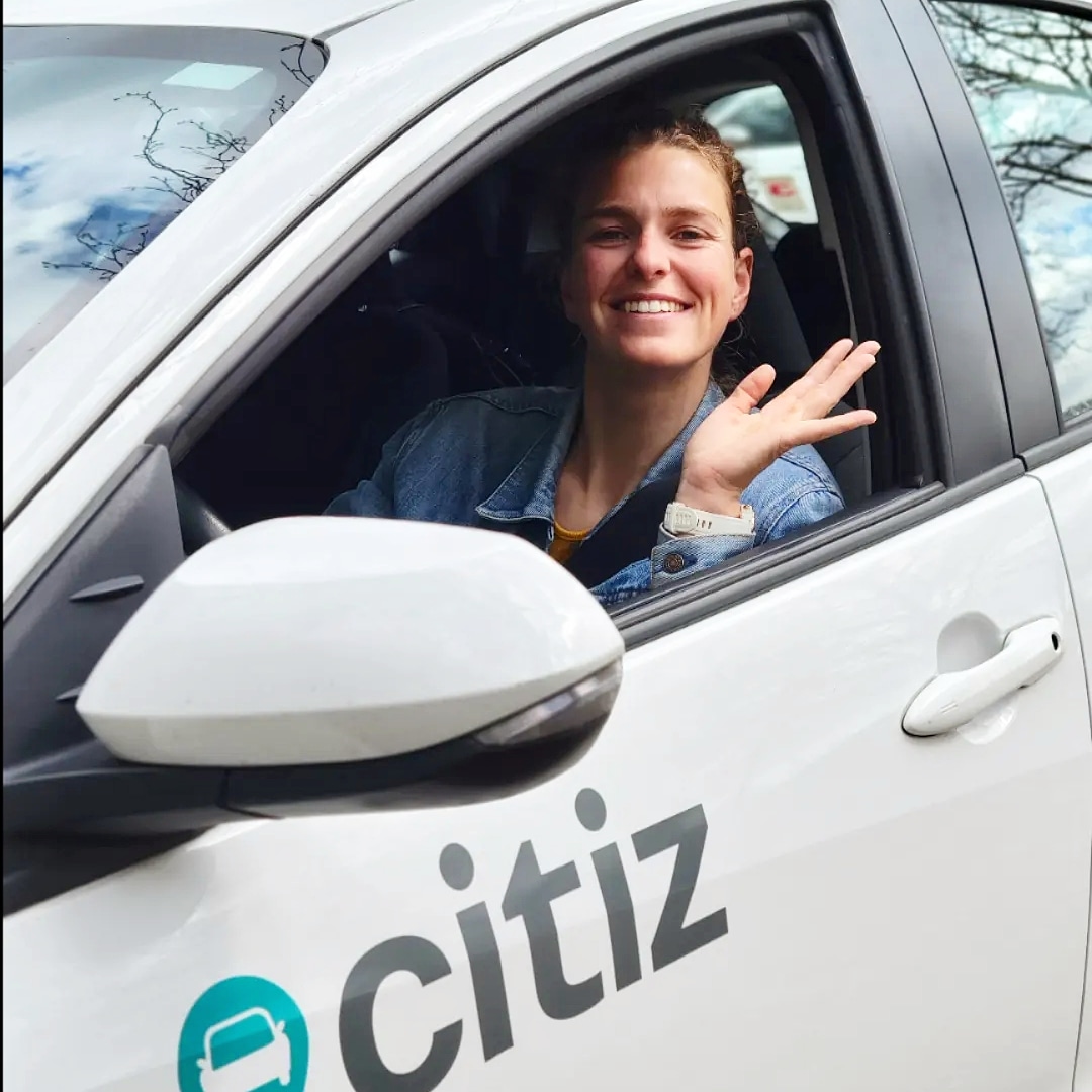 En voiture Simone 🎉👋 
Merci à <a href="/lpa_mobilites/">LPA Mobilités</a> &amp; @citizalpesloire de m'accompagner dans mes déplacements depuis maintenant plusieurs mois 🙌 L'auto partage c'est vraiment de la bombe ! 😍💚

@reseaucitiz
 #lyon #autopartage #lyoncity