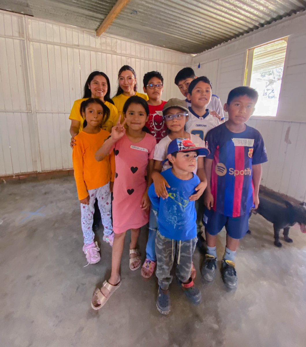 cine_proyecta's tweet photo. 📷 Inicio de clases en Sjm 📷📷
Luego de varios meses tus profes favoritos regresaron para seguir empoderando con arte y cultura la infancia con más historias y nuevos programas para nuestros niños, niñas y adolescentes.
#colectivoproyecta #ProfesProyecta #ProyectaInforma https://t.co/ruymxo8Yei