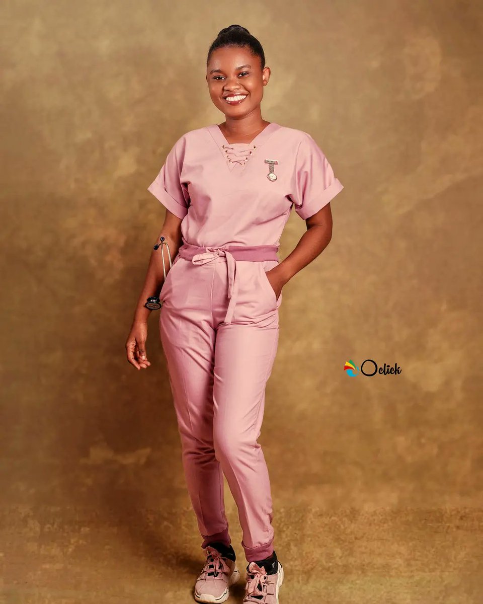 manola_suites's tweet image. The Mia Scrubs ; Lovely and Suitable scrubs set for a professional, full of exciting features and made with love.

It's available in different colors on pre-order

Order processing takes 3-5 working days

Price: 10,000 Naira/25 US dollars

#manola #scrubs #scrubstyle #uniforms