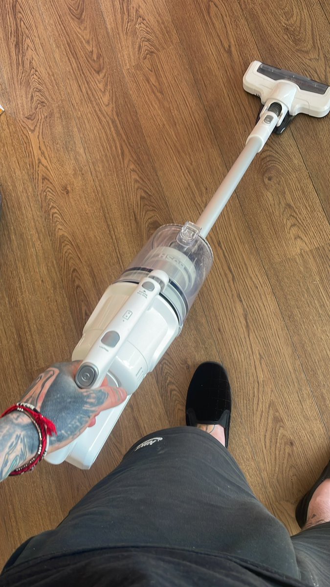 EVERGREEN🌲 on Twitter "Might start an onlyfans for my hoover."
