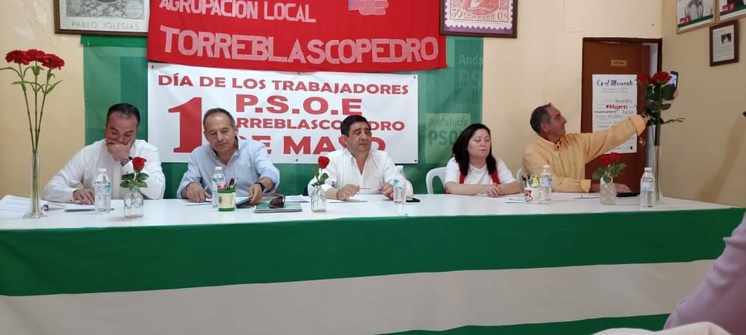 PsoeRus's tweet photo. Celebramos en #Torreblascopedro el #ComiteComarcal del #PSOEJaen.
#DefiendeLoQuePiensas https://t.co/HlpHbeLpEi