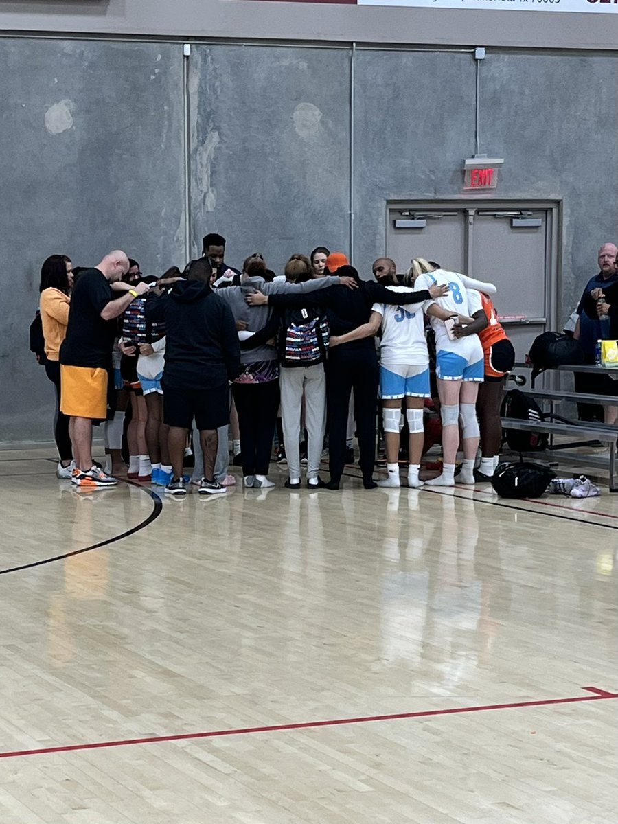 🙏 A picture is worth a 1,000 words!

🗣️ Following the madness of a possible gun shots at this weekends event. LA United huddled with a team from Orlando as Jada Richard lead the group in prayer!

👏 One positive thing, OUR girls can give us hope of change &amp; good in this world!
