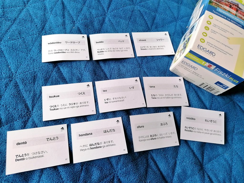 annlearnjpnese's tweet photo. More 🏡-tematic words remembered today 😃
#katakana #wadorobu #beddo #shiwa #hiragana #つくえ #いす #たな #でんとう #ほんだな #おふろ #れいぞうこ #learningmore #japanese https://t.co/WVxniD0lYB