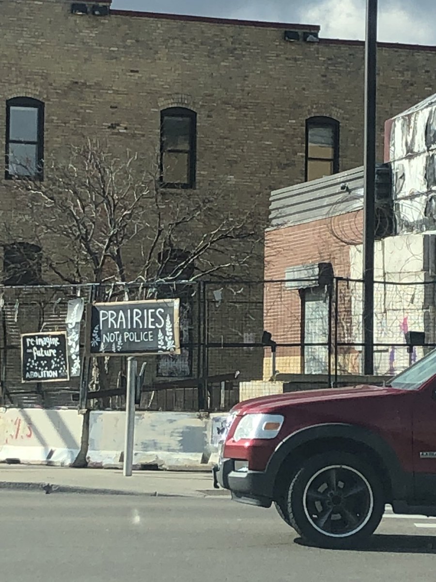 I want the city of Minneapolis to turn off all utilities to the 3rd precinct. Then I want to watch nature reclaim the space behind the razor wire. I want to watch trees and grass and sparrows turn this building into rubble. Prairies not police! https://t.co/RCuxpUpXi9