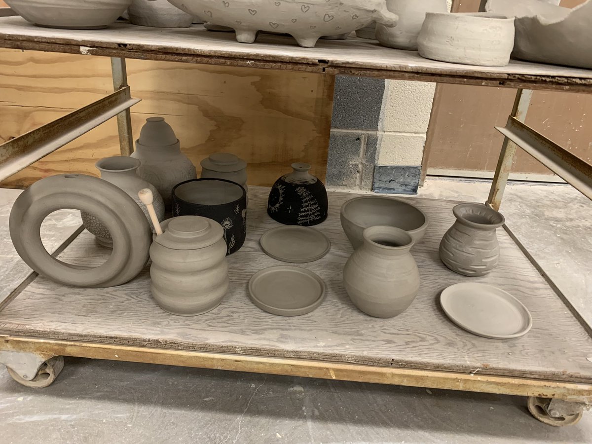 MaeWilli24's tweet photo. I still recall every art teacher I have had. I carry a lot of gratitude for them all. After my first semester of graduate school I knew I needed something to break up the overload of information. I could have never imagined getting the opportunity to learn at this level. https://t.co/CbNfp68sj6