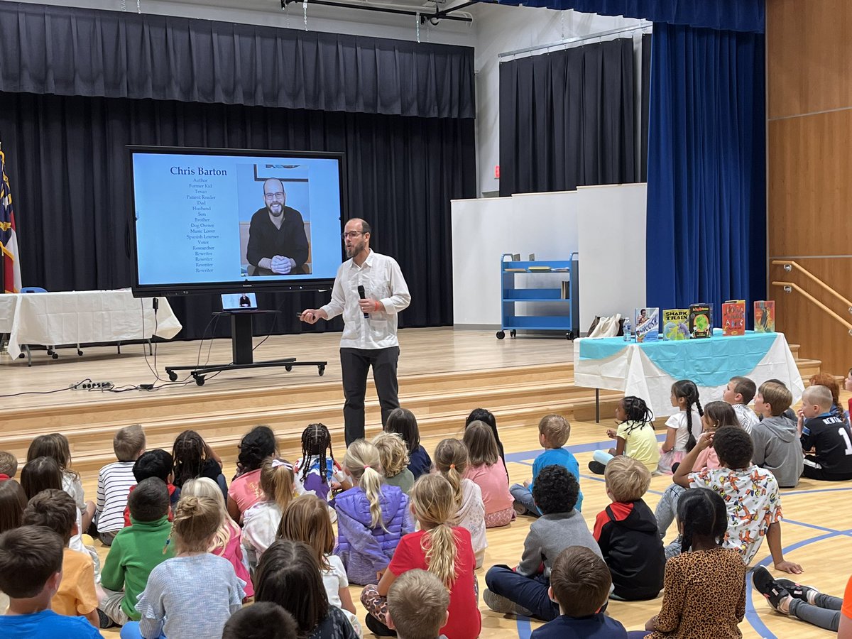 Thank you @BaucomPTA for our visiting author day! 📚 @Bartography our students loved listening to you, thank you!