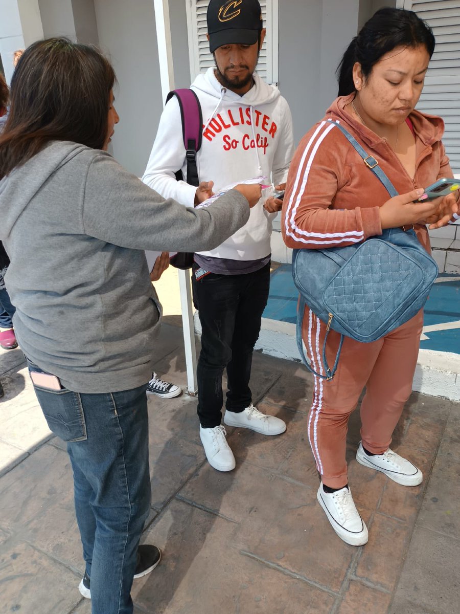CD13_Coah's tweet photo. #IECInforma
En estos momentos muestra consejera @Jake02Ceci y nuestra #EnlaceDistrital promocionan la plataforma “Candidatas y Candidatos, #Conóceles”, en la @0Coah  del @IEC_Coahuila entre la ciudadanía de #Saltillo. @MariSaucedo19 @letybravoo @rodrigo_0378 @Jorge_dlp https://t.co/sJME4zlmRn