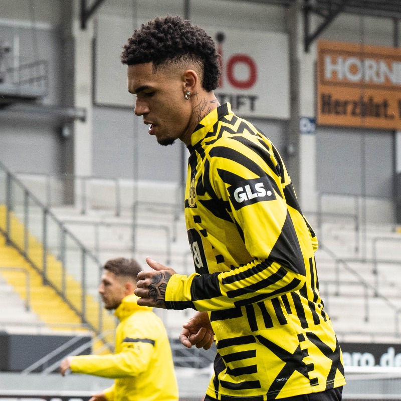 BVB's tweet photo. In Paderborn spielt unsere #BVBU23 um 19 Uhr gegen den SC Verl.

🔛 Die Startelf: Lotka - Bueno, Dams, Pfanne, Özkan - Papadopoulos, Kamara, Michel - Njinmah, Tattermusch, Eberwein https://t.co/yuCt3eQpJN