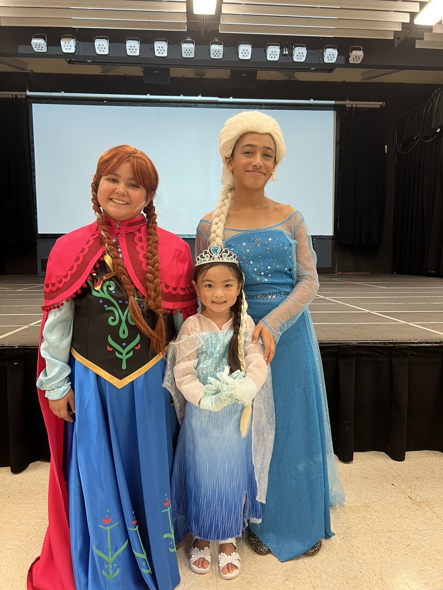 jamietak's tweet photo. Jaylee just loved watching NPAC’s Frozen Junior play yesterday!!! Shout out to Chloe and Robin for directing such an awesome play for kids! Michelle and Cheryl…costumes were amazing!!! @nyapa https://t.co/gtcv8X9OZE