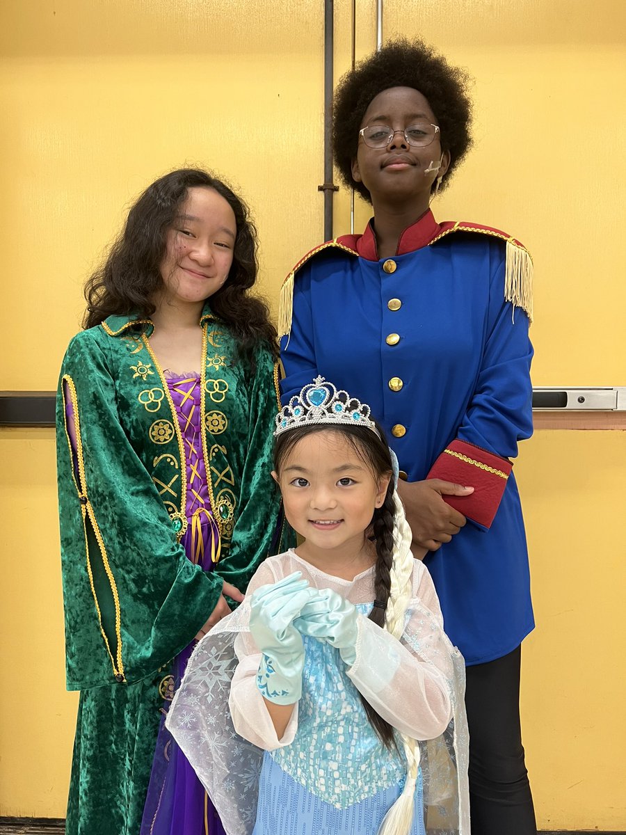 jamietak's tweet photo. Jaylee just loved watching NPAC’s Frozen Junior play yesterday!!! Shout out to Chloe and Robin for directing such an awesome play for kids! Michelle and Cheryl…costumes were amazing!!! @nyapa https://t.co/gtcv8X9OZE
