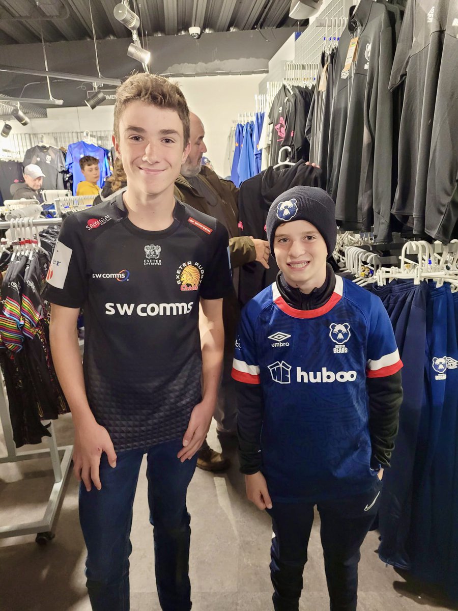 TBearathon's tweet photo. @Lesley_Faith @TheBoyInTheTent @lorraine @premrugby @BristolBears A joint camp @ashtongatestad would be fun!! You will need to wear a different shirt though🤣🐻🐻 https://t.co/3SZv94i8H8