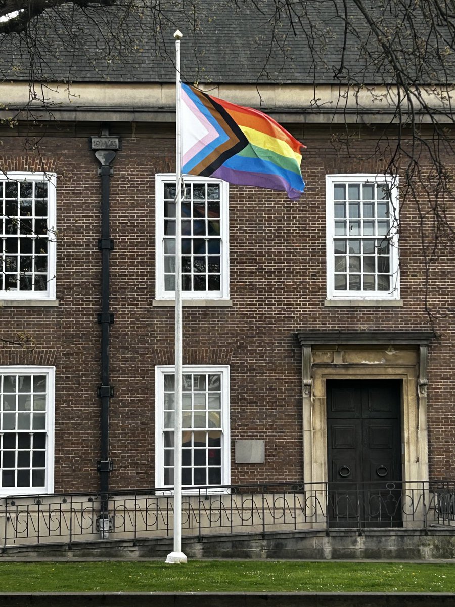 BootedGay71's tweet photo. Of all the places in provincial England Worthing was the last place I expected to this flag hanging from the Town Hall 🥰 Makes my song with joy #inclusion #lgbt #WeAllMatter #AllLives #ExceptEveryone regardless of all the boxes we put people in ❤️❤️❤️ https://t.co/HmrbmXuz5S