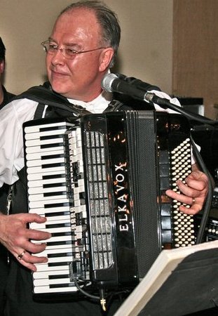 The UCC expresses sincere condolences on the passing of Ron (Roman) Cahute, renowned Ukrainian Canadian musician, composer and performer.
#StayUkrainianMyFriends! May His Memory Be Eternal. Вічная Пам’ять. 
Full statement: buff.ly/3oCh5VU