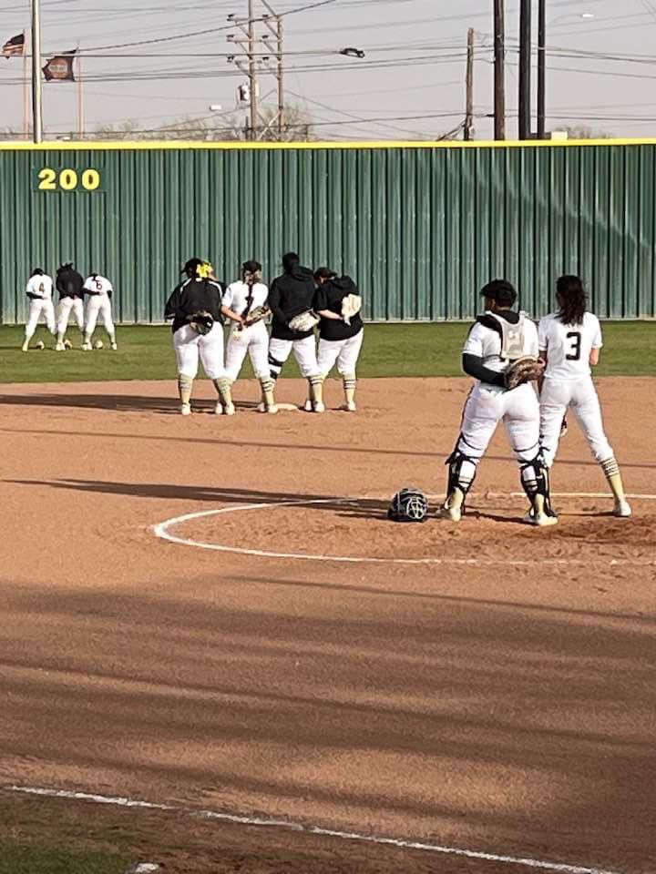 Even though our season didn’t end the way that we wanted it to, we still managed to win games that no one thought we could. This team has set the tone for the future! 😎