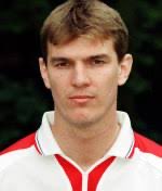 HisTOOORie's tweet photo. Wird heute 50 Jahre alt: Karsten „Air“ Bäron. Der Mann, der Uli Hoeneß drei Mal absagte und dessen Name heute vor allem noch wegen eines Banners bekannt ist. https://t.co/ZDFpuBE9aI