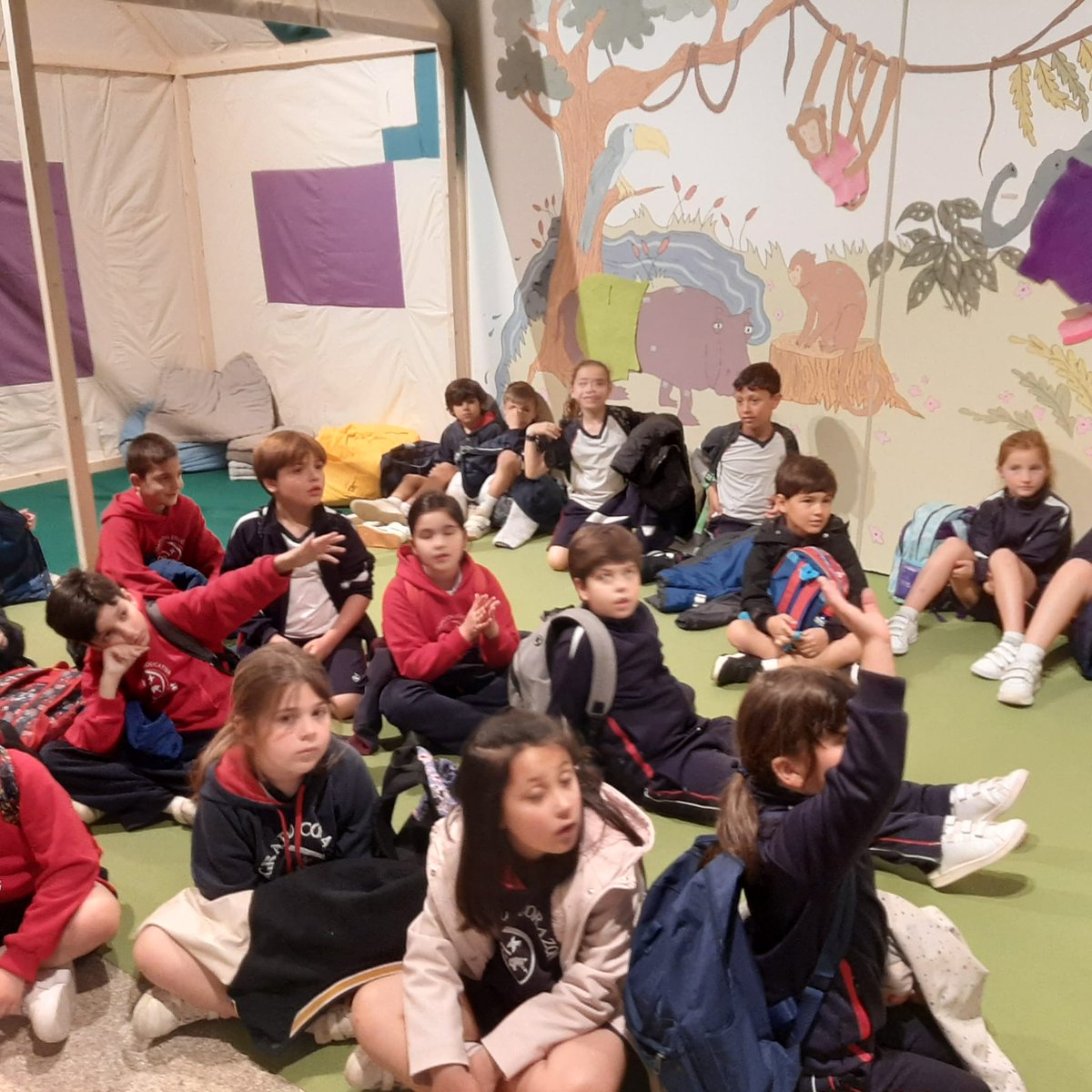 SagradoPlaceres's tweet photo. Los pequeños de Educación Primaria visitan el #salondellibro https://t.co/oyVcHBHlEU
