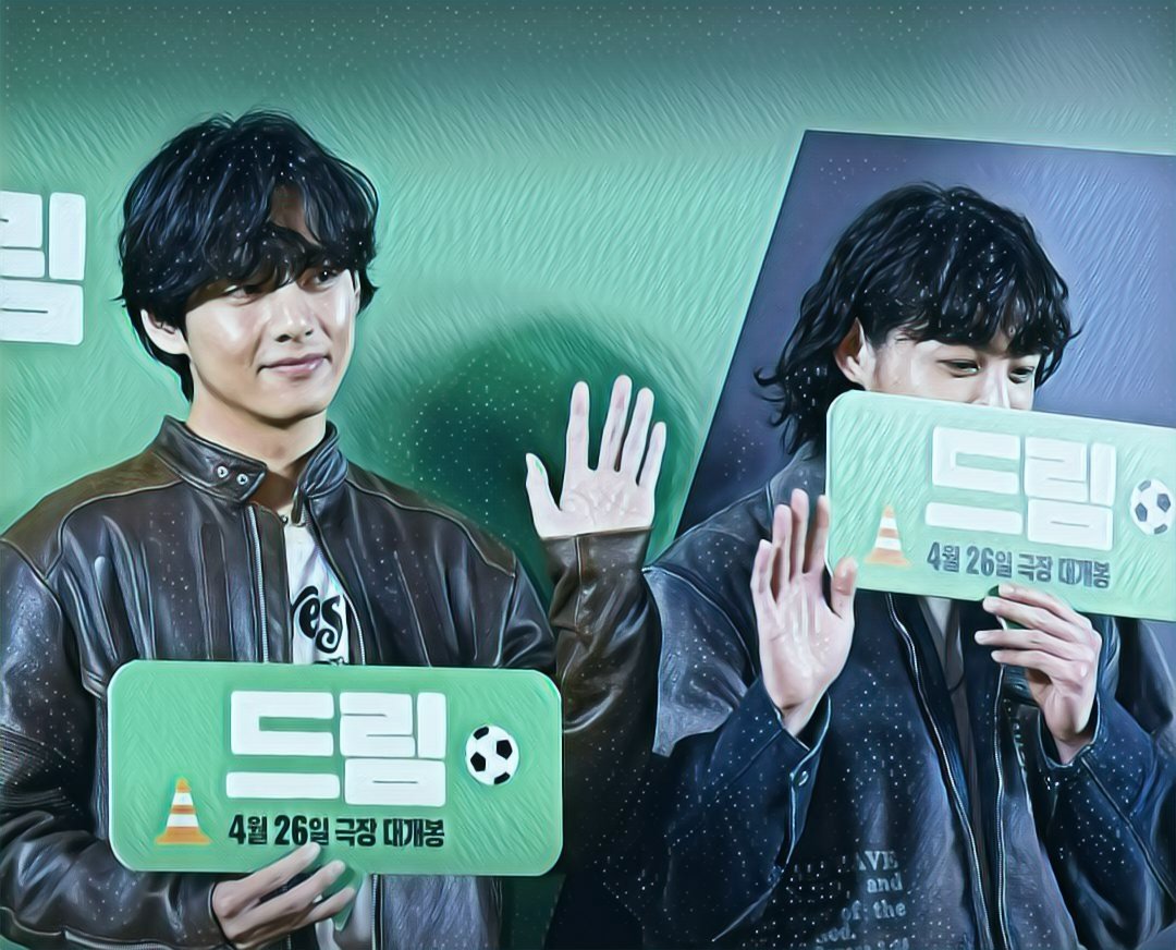 Bts07army25's tweet photo. #taekook at #DreamMovieVIPPremiere  #tae #TaehyungDreamPremiere #TAEHYUNG #TAEHYUNGxCELINE #TaehyungOnJinnysKitchen #taehyungxellekorea #v #BTSV #BTSで妄想 #BTSArmy #BTSIsland we love you Taekook  #jkv #JUNGKOOKxCALVINKLEIN #jungkookie #jungkook #jk we love you jungkook and v https://t.co/wPJhEmBuoq