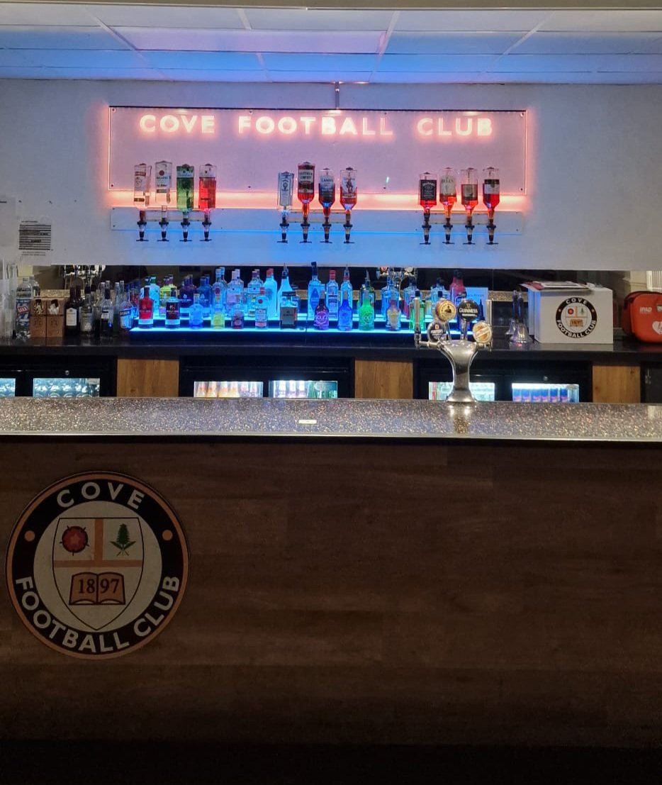 CoveFC_Official's tweet photo. We are looking to recruit new members to our bar team 🍺🍷
Training will be provided, however previous bar experience will be advantageous.
If interested contact annie@covefootballclub.com
#CoveFC #Farnborough #Job #BarJob https://t.co/vC4adBQVpR