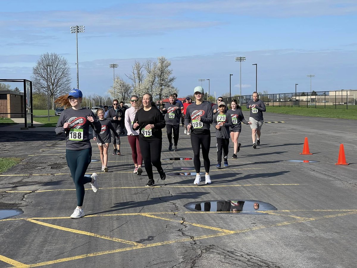 Family First was proud to be the premier sponsor for the 4th annual Penfield Education Foundation 5K this weekend at Penfield High School!🏃‍♀️🏃‍♂️ A huge thank you to all who participated to make this event a success and great job runners!🏅 #penfieldhs #5Krun