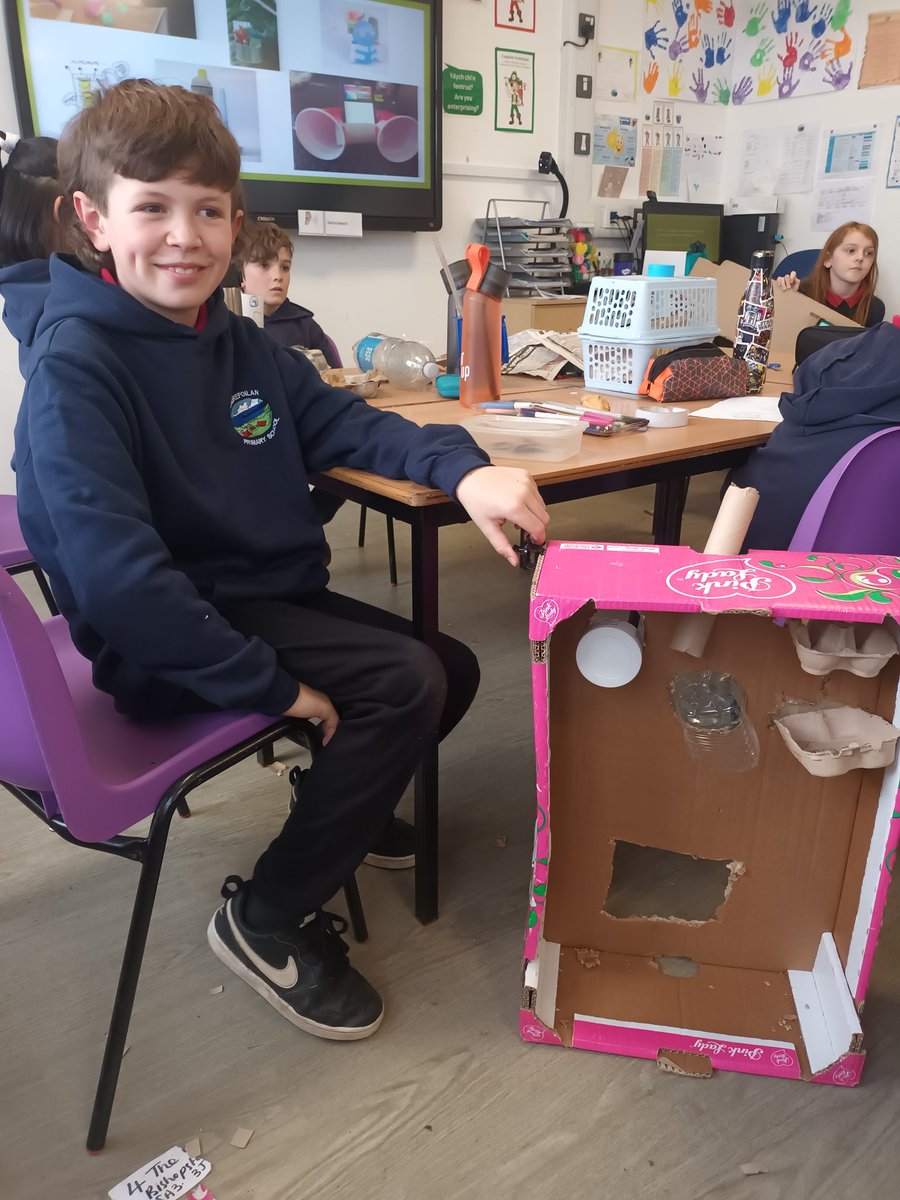 Hendrefoilan's tweet photo. Excellent creations this afternoon for Year 5's new topic launch, "Global goals"! We thought about problems in the world we could solve and invented unique methods to help! #hdfpSciTech #hdfpECC https://t.co/kgoJtqOmii