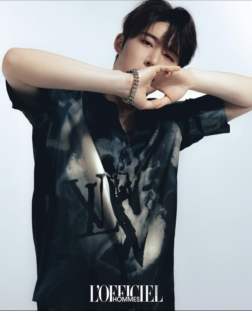 khbenthu's tweet photo. these photoshoots of kim hanbin look so clean omg love it https://t.co/tysi5sK9tI