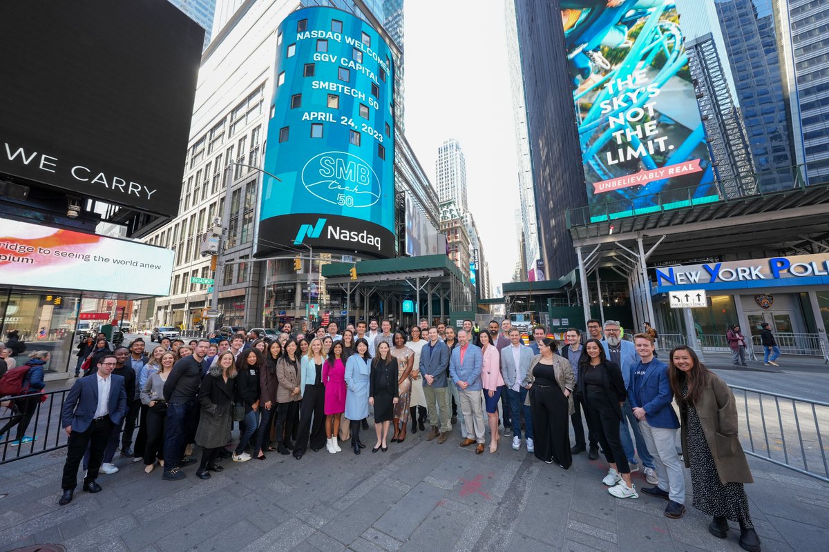 notablecap's tweet image. We had so much fun ringing the opening bell at @NasdaqExchange this morning for the 2023 #SMBTech50! 🎉🎉🎉

SMBs are the backbone of the economy, and SMBTech helps empower SMBs. Thank you to everyone who came out bright and early to celebrate the honorees of the SMBTech 50!

cc:…