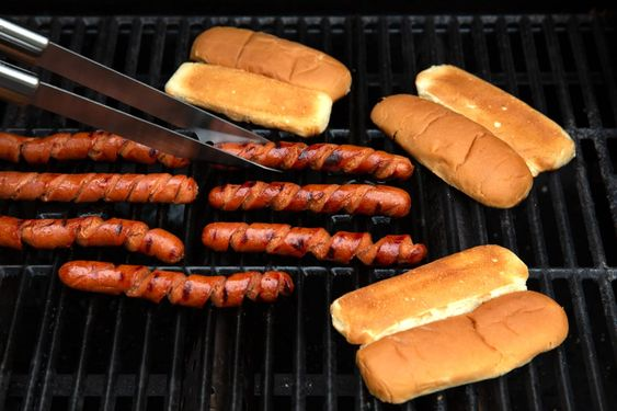 ¿quien dice que prender el asador es nomás pa' carnitasada? Feliz #DíaInternacionalDelHotDog