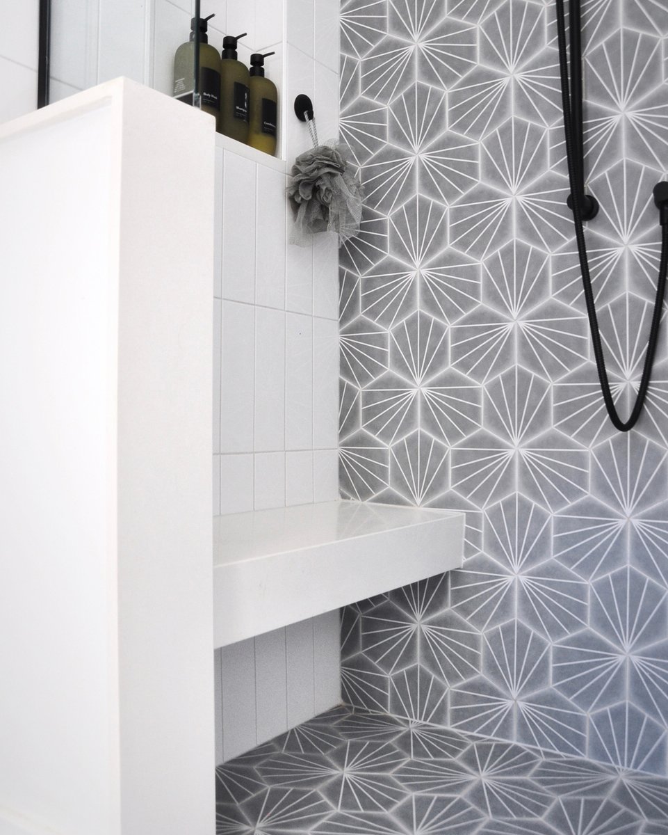 Double tap if you just fell in love with this tile!

Collab project with @onyxdesignbuild <a href="/koda/">こだちゃん@サラリーマンから副業起業への道</a>.interiors @maginterior.design

#LoveAtFirstSight #SprucingUp #BathroomDesign #TileInspo #DreamBathroom #DreamShower #TilePattern #DesignPattern #InteriorDesign #DesignTrend #QuartzBenc