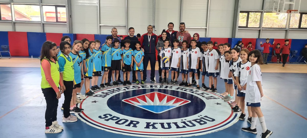 Ev sahipliğini  yaptığımız Geleneksel Çocuk Oyunları 5. Sınıflar Kaleli Yakan Top Turnuvasında finale kalan Fatih Sultan Mehmet Ortaokuluna İlçe Birinciliği Müsabakalarında başarılar diliyoruz.
<a href="/serdalasl/">Serdal Aslan</a> 
<a href="/tuna_cinar/">Tuna Çınar</a>