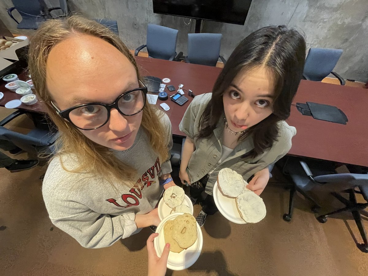 GretaForslund's tweet photo. the second to last day* of @cronkitenews. 

*sources say cn will continue to exist. @piperjhansen @sballesterosphx and i are on our way out https://t.co/8IgzSZRItP