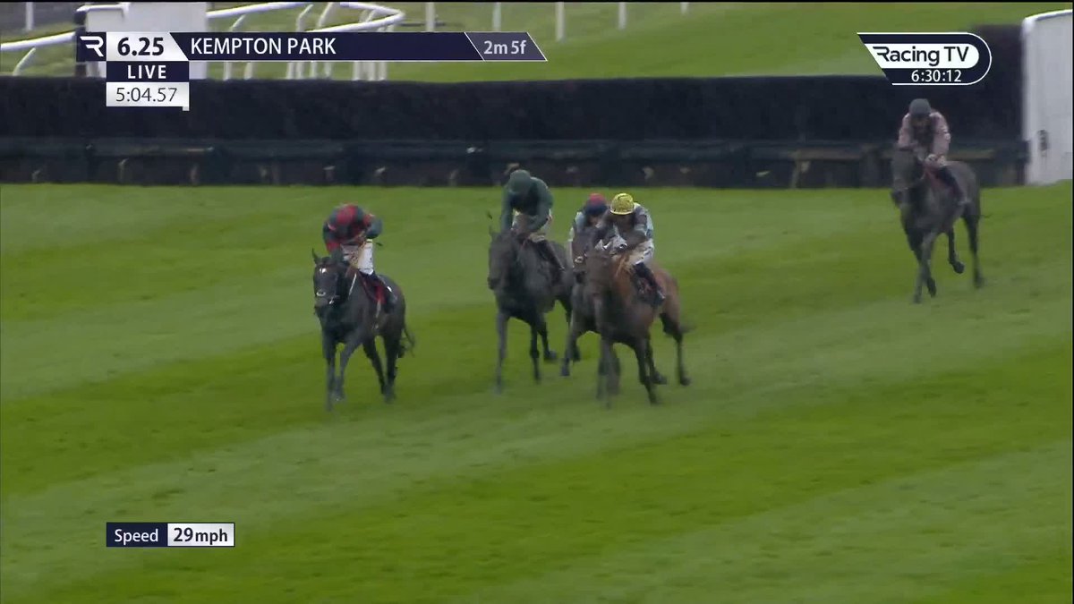 Kempton Park Racecourse on Twitter "A thrilling duel in the Join