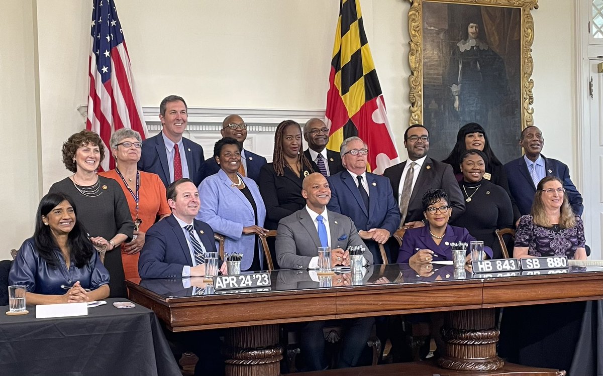 BaltCoExec's tweet photo. This bill signing represents a huge step towards modernizing the region’s water and wastewater utilities — which currently operate under 50-year-old agreements.

Thank you to everyone who had a hand in making the Baltimore Regional Water Governance Task Force a reality! https://t.co/NATNOhyauh