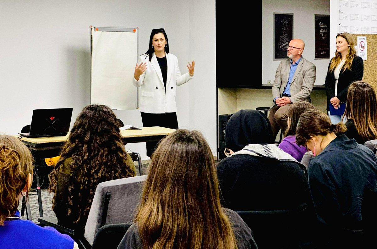 unwomenkosovo's tweet image. Happy to team up with Cikat n&apos;STEM to organize an inspirational workshop &amp;amp; discussion on Digital Skills for Everyday Tasks with young women and girls, as part of the Girls in ICT Week 2023, an initiative of the Municipality of Prishtina, Dep Mayor @DonjetaSahatciu. #VAJZATNËTIK23