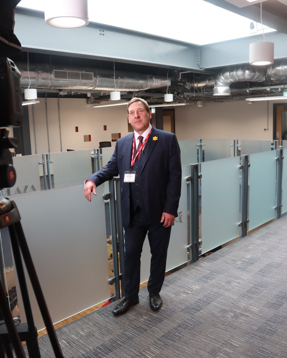 arts_afan's tweet image. Here's a sneak peek behind the scenes of our most recent project 🤩

It's a look behind the curtain at the creative process and how our team brings ideas to life. 

Scroll to see more images 👉

#behindthescenes #sneakpeek #ArtsCharity