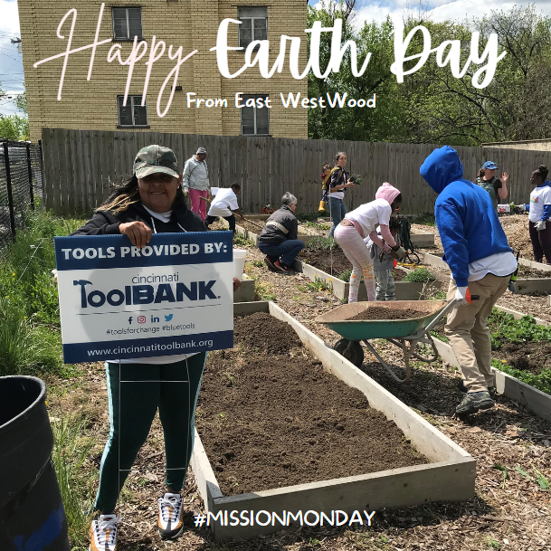 The Cincinnati ToolBank hopes everyone had a wonderful Earth Day this past weekend. If you have pictures from your events, email them to Taylor at Taylor.brown@toolbank.org. 

#Cincinnati #ToolBank # BlueTools #Toolsforchange #Earthday #Earth #EastWEstwood #Springfest
