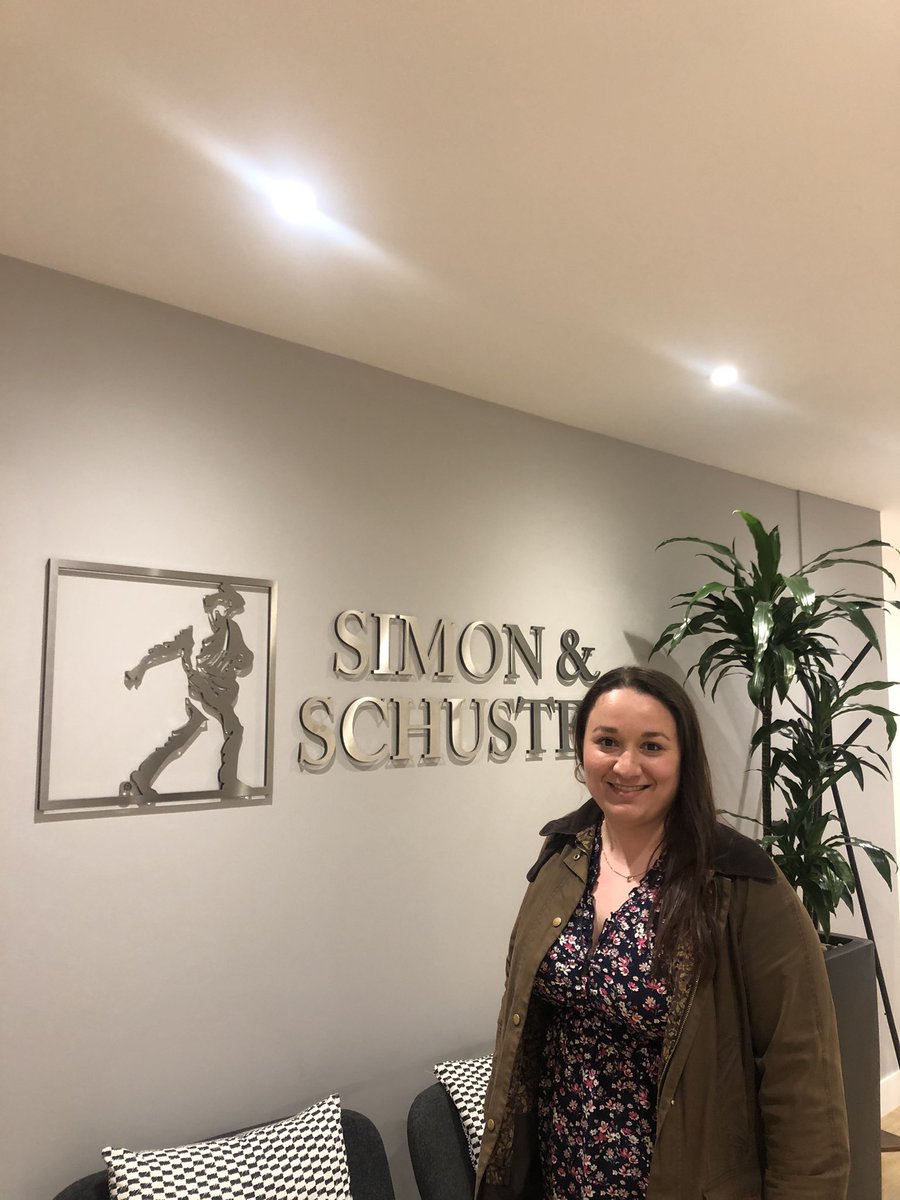 Had an excellent first day @simonkids_UK today, and looking forward to getting stuck in!! 

#NewJob #JobsInBooks