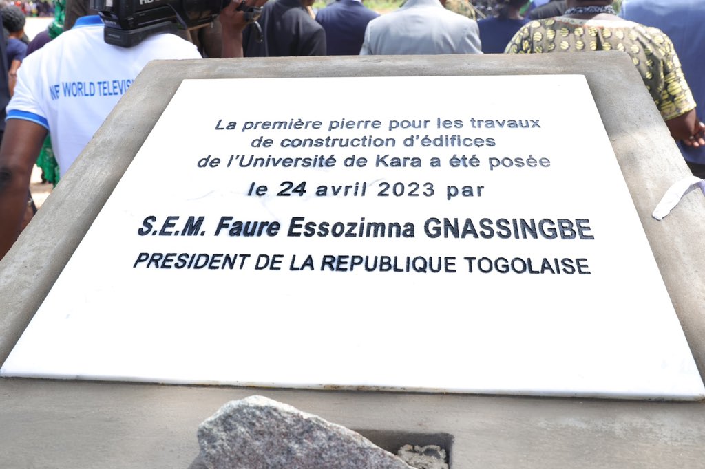 J’ai procédé, ce 24 avril 2023, à la pose de la première pierre pour les travaux de construction de <a href="/KaraUniversite/">Université de Kara</a>.