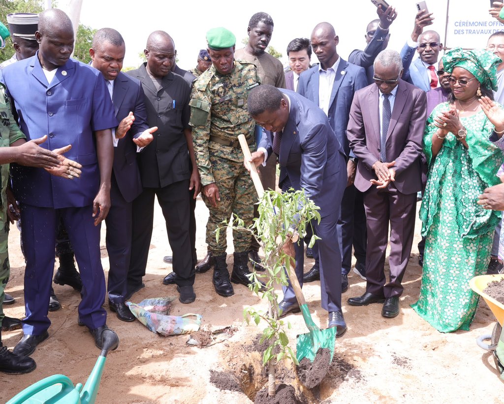 Notre ambition est d’implanter et de faire rayonner un pôle d’enseignement supérieur et de recherche, dans chaque région de notre pays.